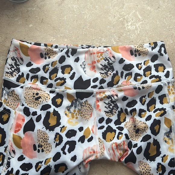 Leggings w/Pockets - Picture 4 of 4